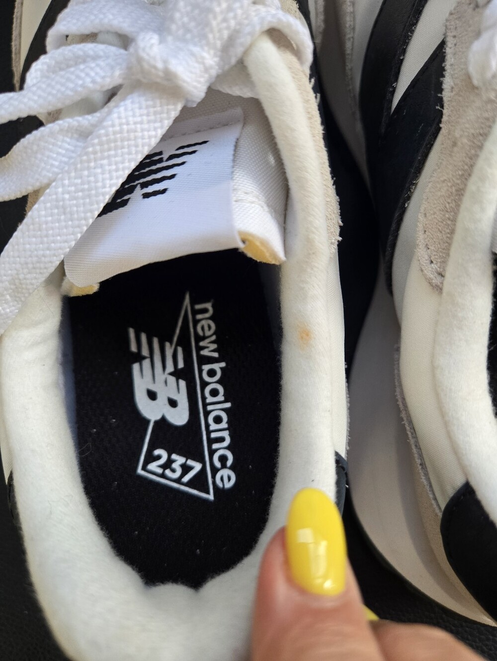 New Balance 237 Women's Lifestyle Sneakers Light Gray Black Size 8 small mark - Picture 5 of 9